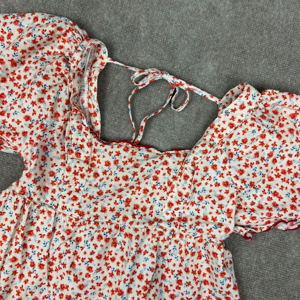 Old Navy Blouse Womens XS Red White Floral Smocked Lace Trim Flutter Sleeve‎